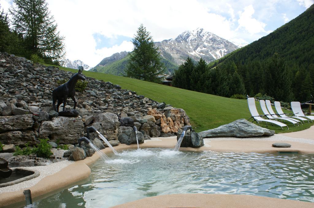 Eco Wellness Hotel Notre Maison Cogne Exterior photo