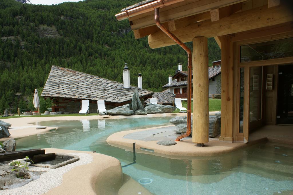 Eco Wellness Hotel Notre Maison Cogne Exterior photo